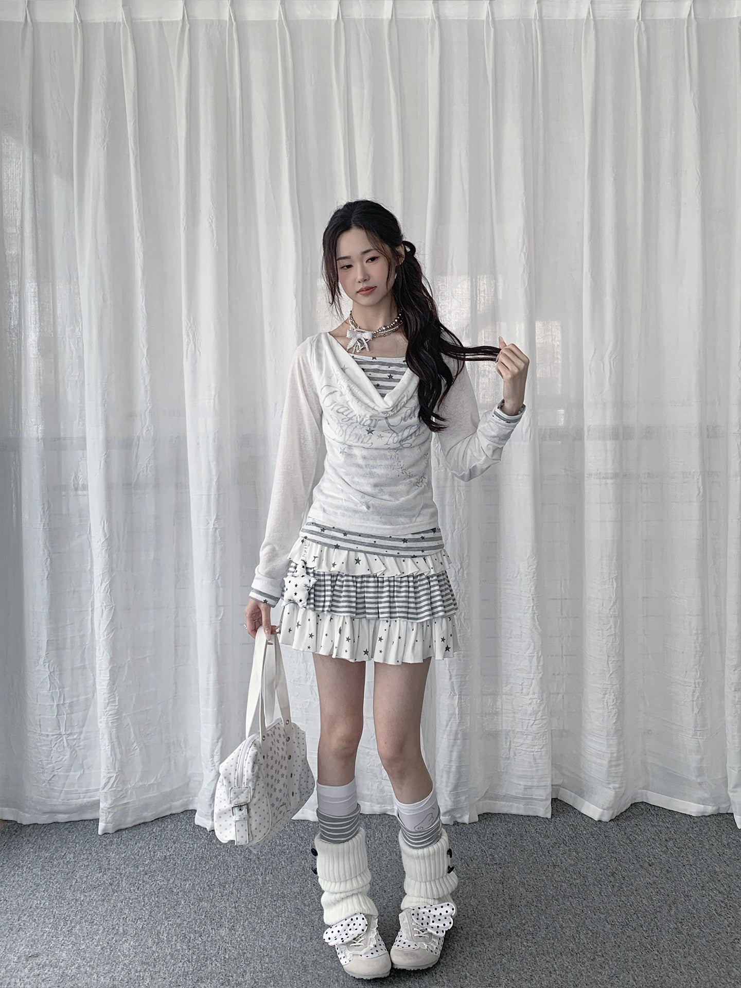 【rejio】Drape-Neck Fake-Layered Startop (Weiß / Schwarz)