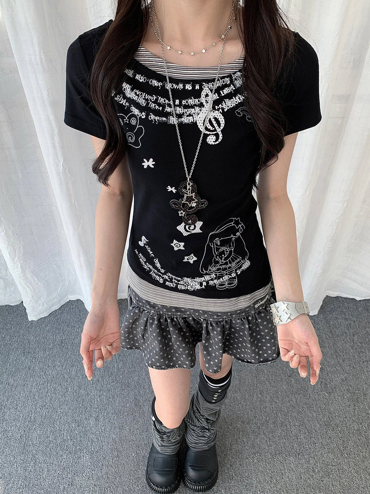 【rejio】アシンメトリー フェイクレイヤード グラフィックTシャツ (ブラック / ヘザーグレー) - 追光的猫Solpaw | rejio
